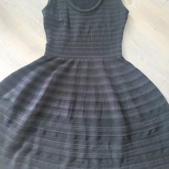 Missoni Black Tissuto Ribbed Horizontal Pattern Sleeveless Pouff Knee Dress - Picture 14 of 15